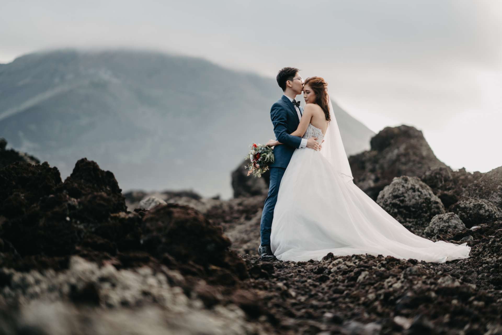 via roy prewedding bali black lava mountain