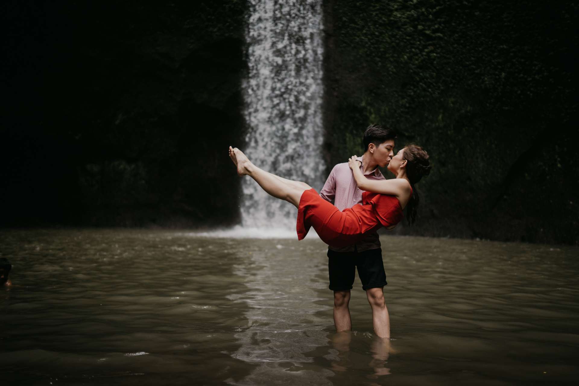 via roy prewedding bali tibumana waterfall ubud