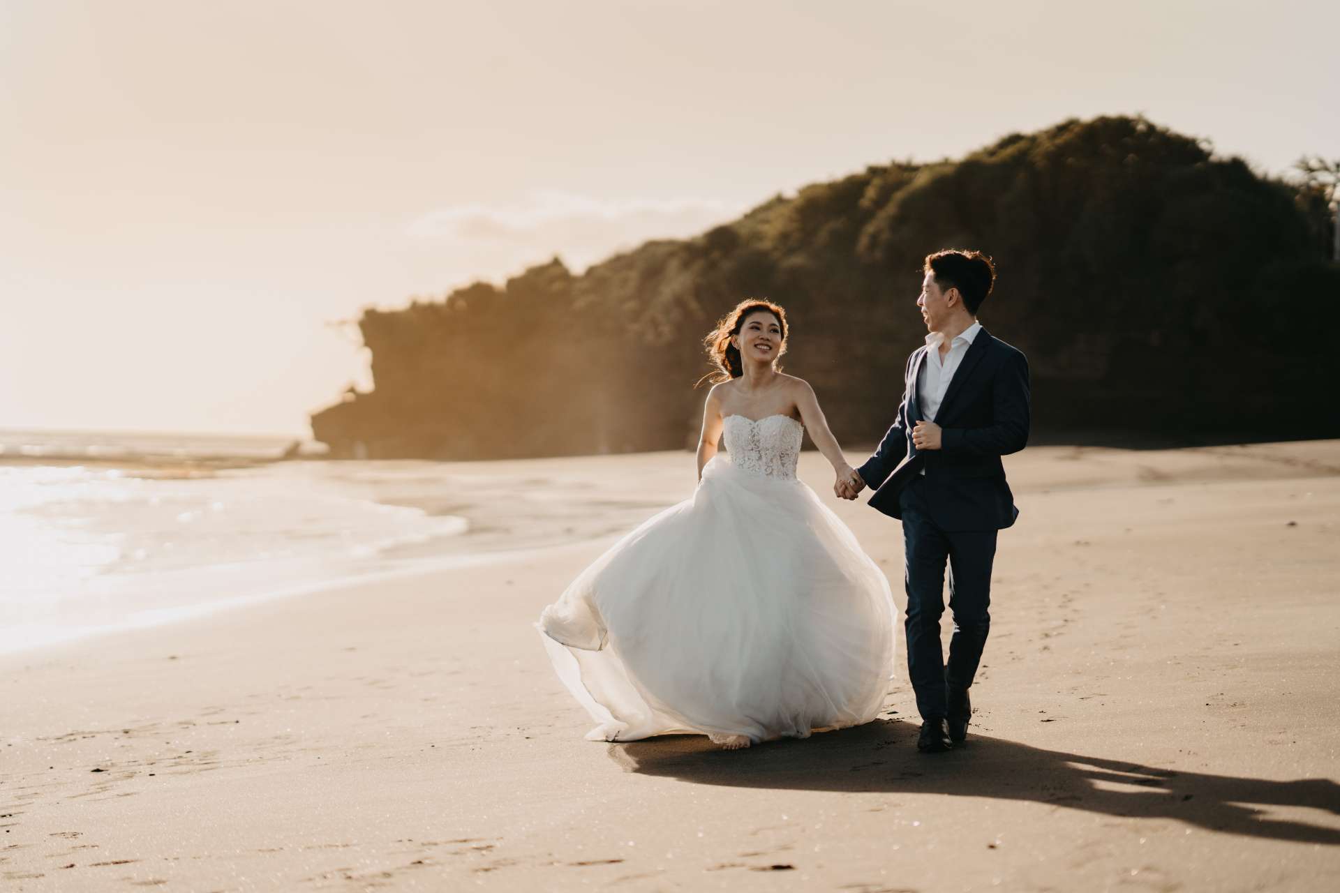 via roy prewedding bali nyayi beach